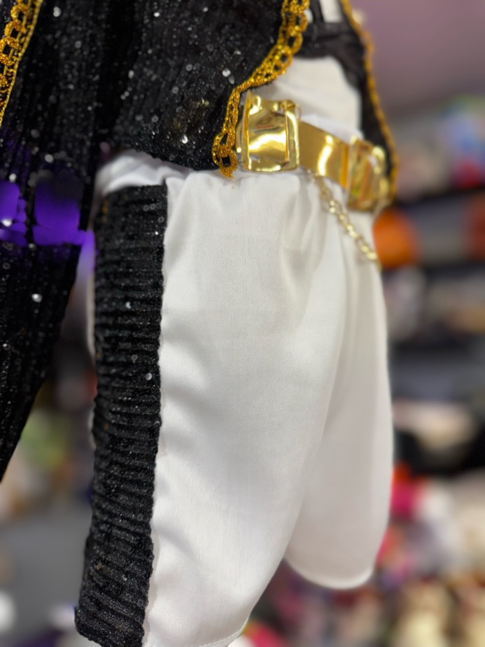 Rumi Golden costume - Picture 10 of 15